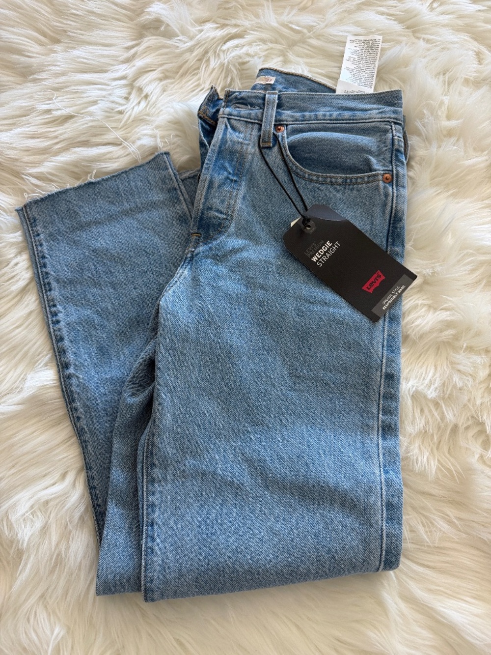 Levi's Wedgie Jeans NWT - 27